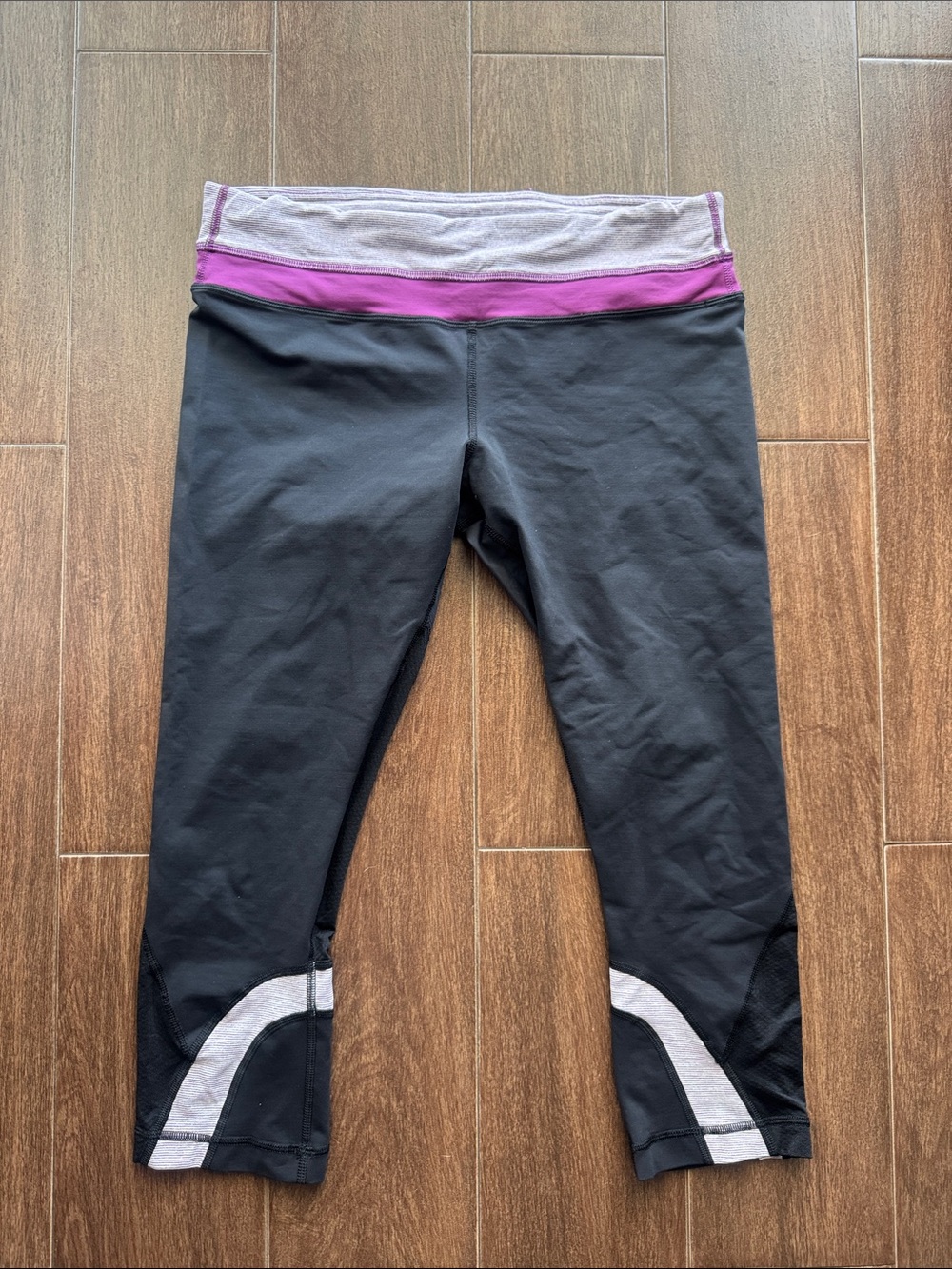 Lululemon Run Inspire Crop II Leggings Size 10 Purple